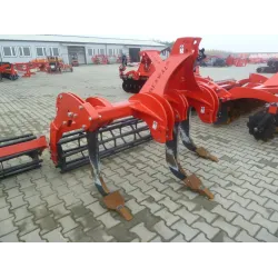 SUBSOILER 3 leg with roller